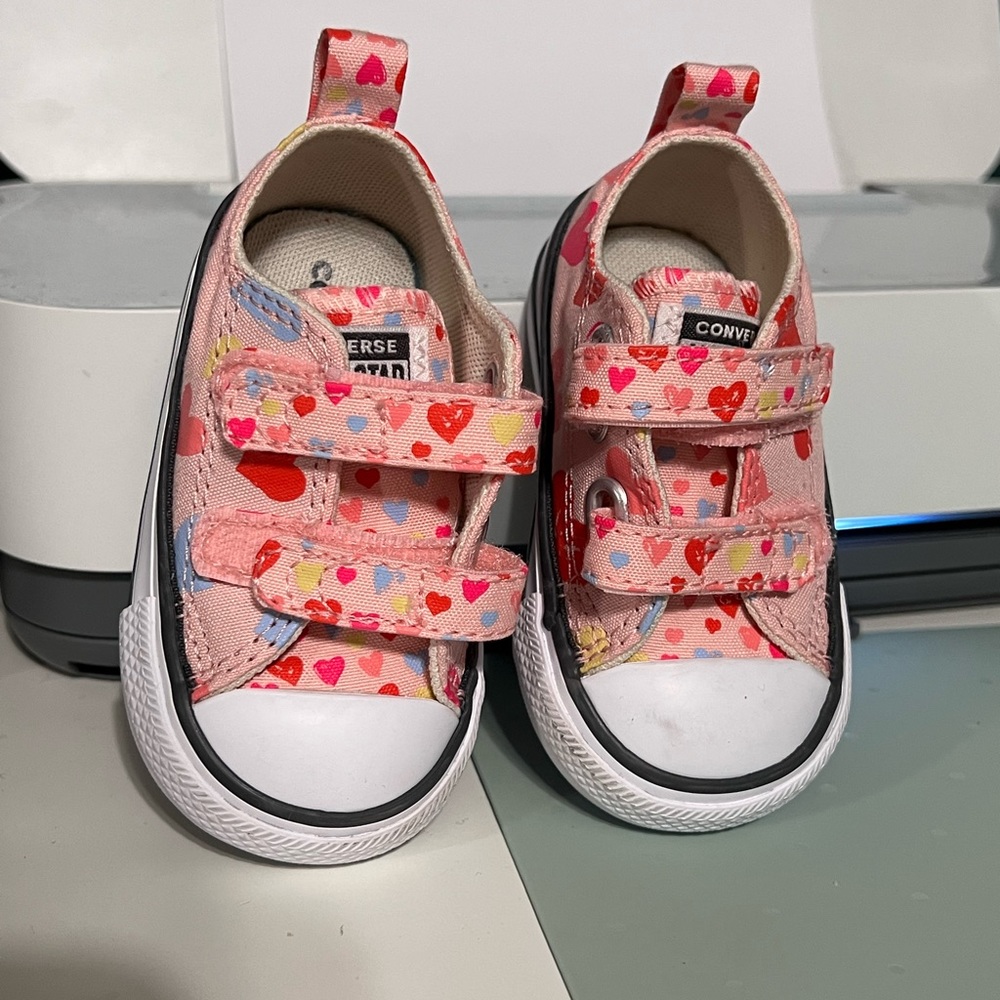 Toddler girl converse